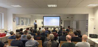 Demontageseminar des AMZ Sachsen, Teilnehmer lernen Montage und Design von Elektromotoren